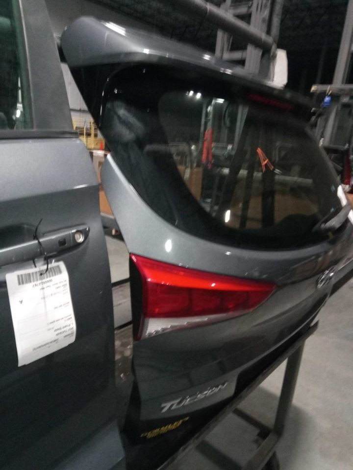 Trunk/Hatch/Tailgate With Privacy Tint Glass Fits 16-18 TUCSON 785624 Trunk/Hatch/Tailgate With Privacy Tint Glass Fits 16-18 TUCSON 785624