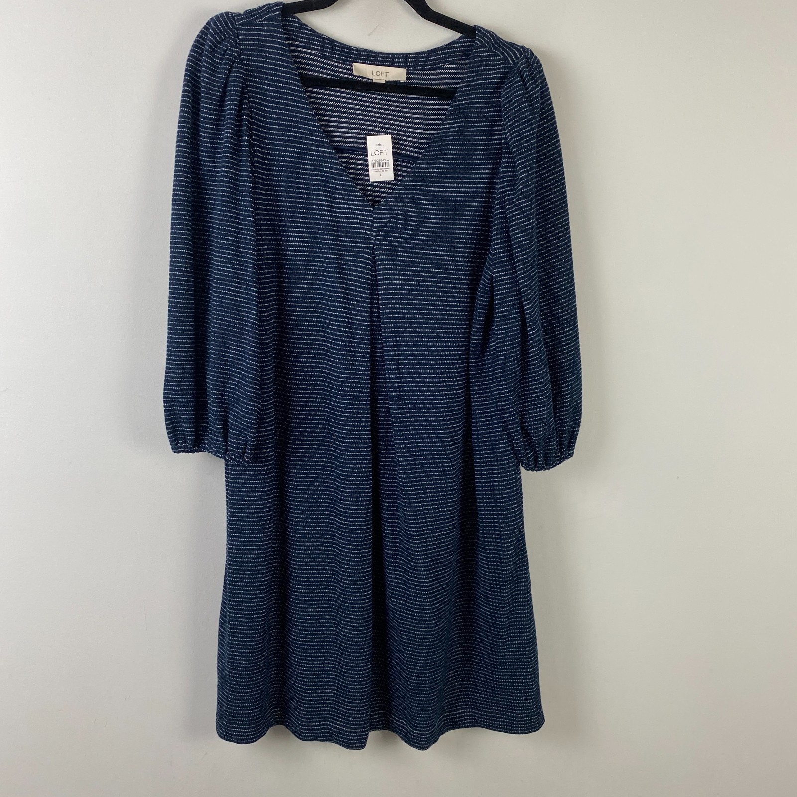 LOFT Stripe Textured Pleated Mini Dress Size Large Blue V Neck 3/4 Sleeves