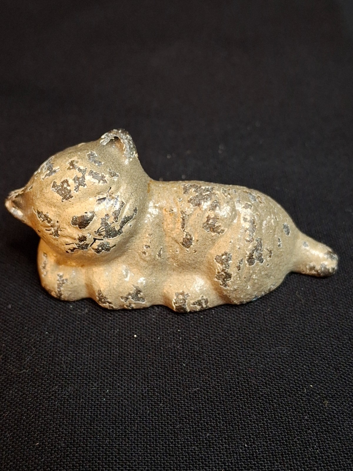 Antique Hubley Cast Iron Sleeping Cat Paperweight Original Paint 1920s Kitten