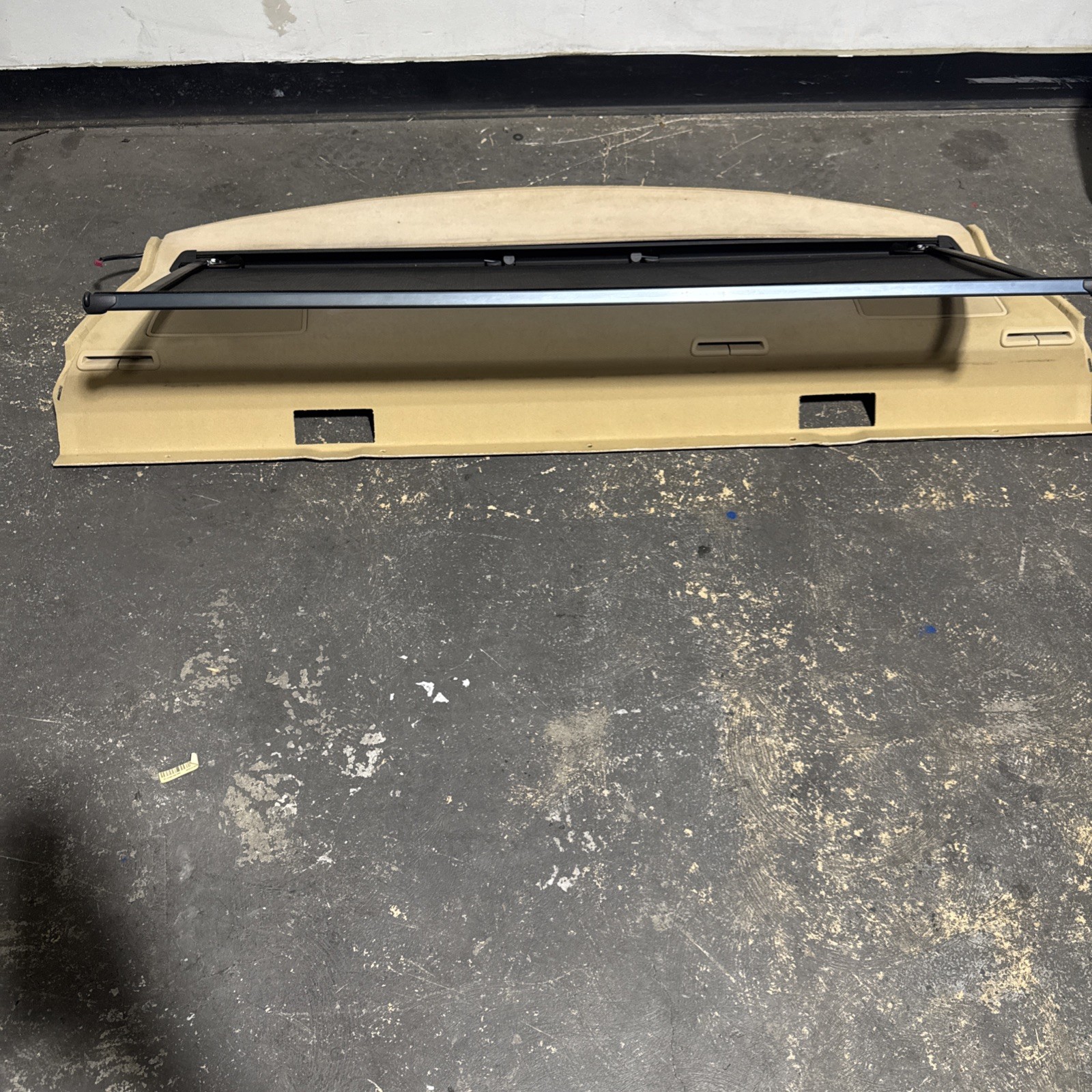 06-12 BMW E90 328i 335i 330i Rear Window Parcel Shelf Set w/Sunshade Beige 8136