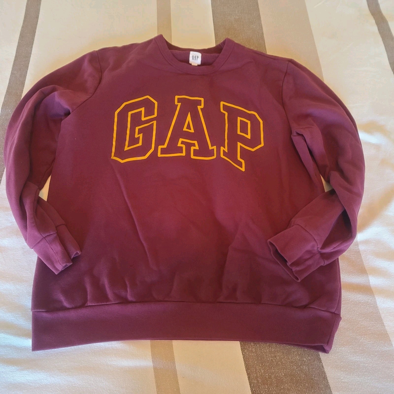Gap Mens Extra Large Red Gap Sweatshirt Pullover Sweatshirt Gap Mens Extra Large Red Gap Sweatshirt Pullover Sweatshirt