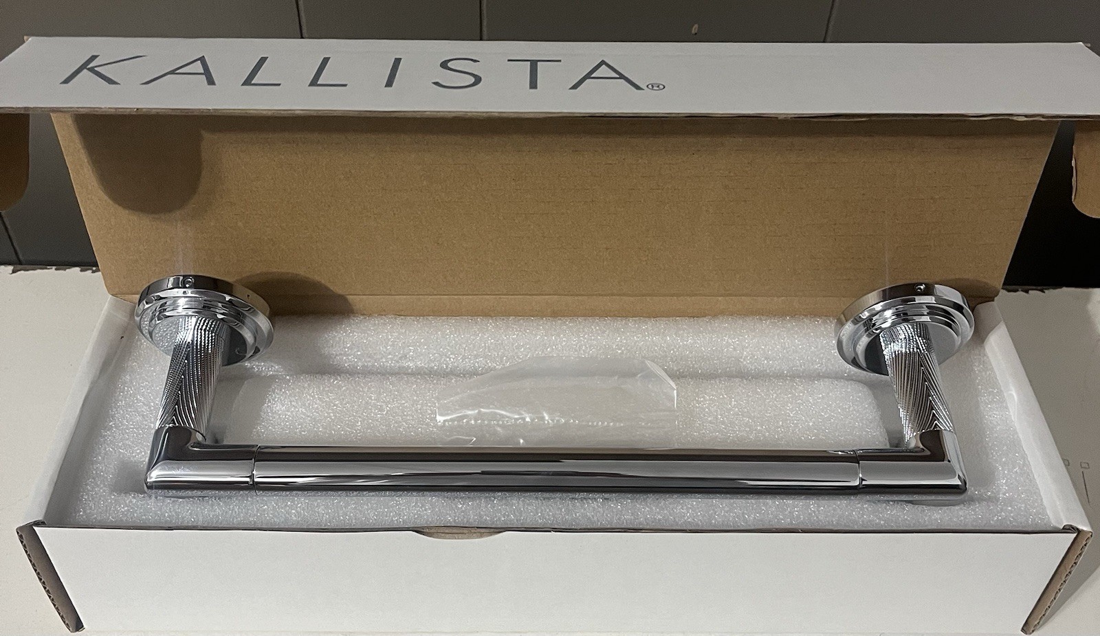 KALLISTA Pinna Paletta 12 in Towel Bar, Chrome Finish Metal, P24935-CPH-CP