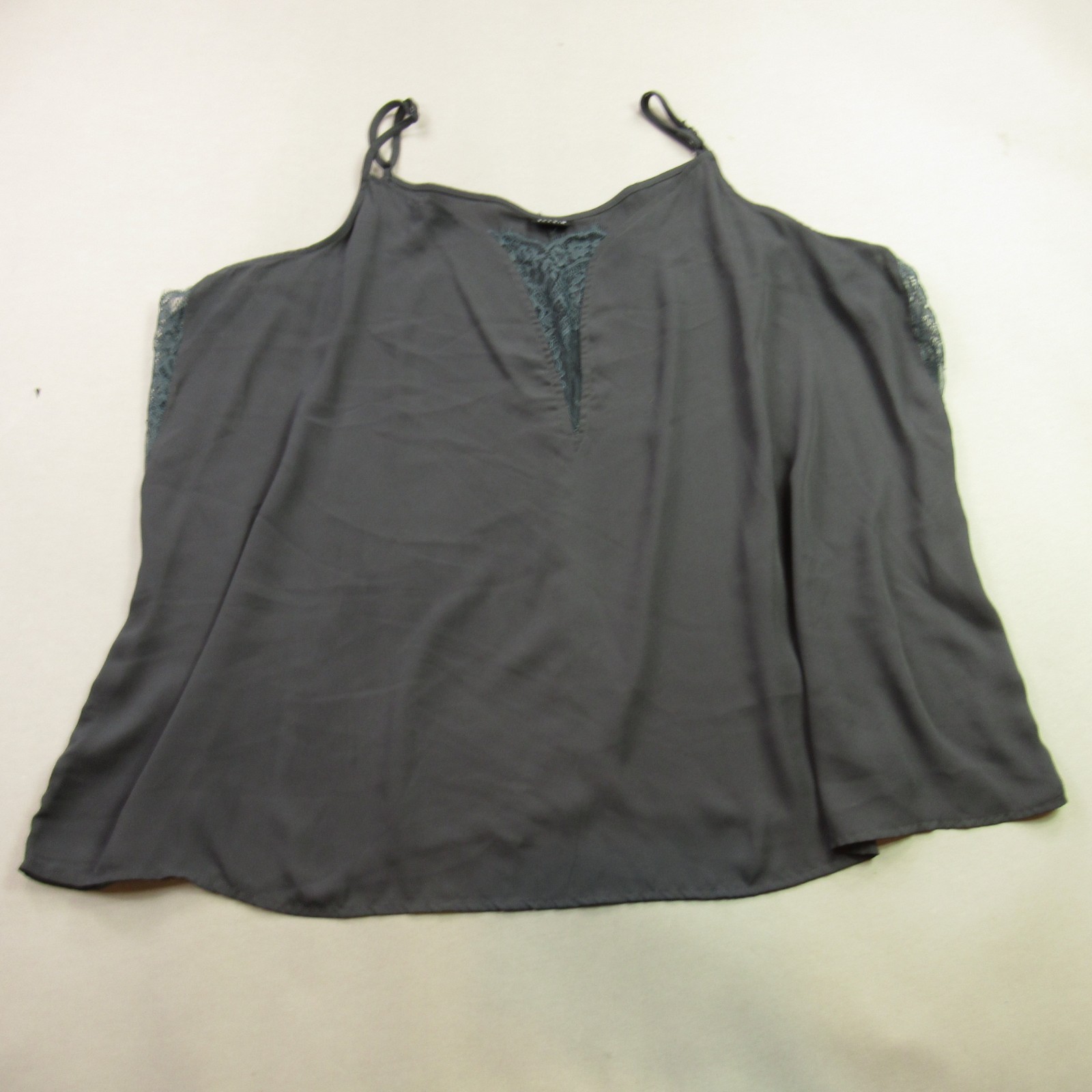Torrid Shirt Womens Medium Sleeveless Black Lightweight Tank Top Crew Neck Torrid Shirt Womens Medium Sleeveless Black Lightweight Tank Top Crew Neck
