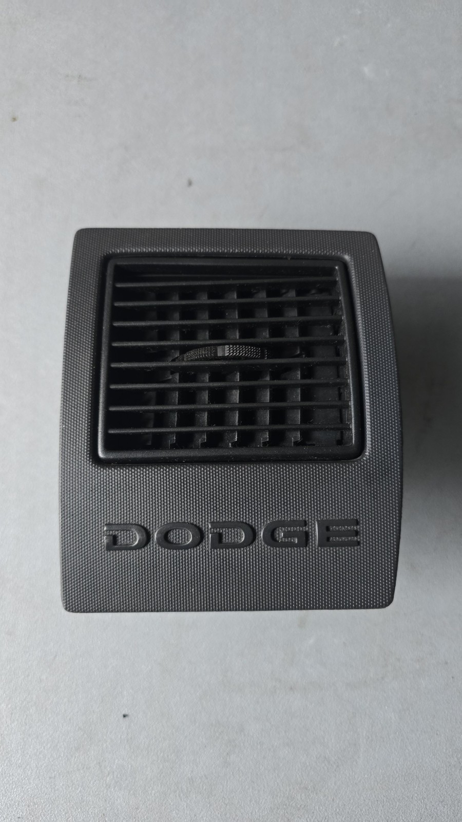 2005-2007 Dodge Magnum Passenger Right Dash Air Vent Bezel OEM 