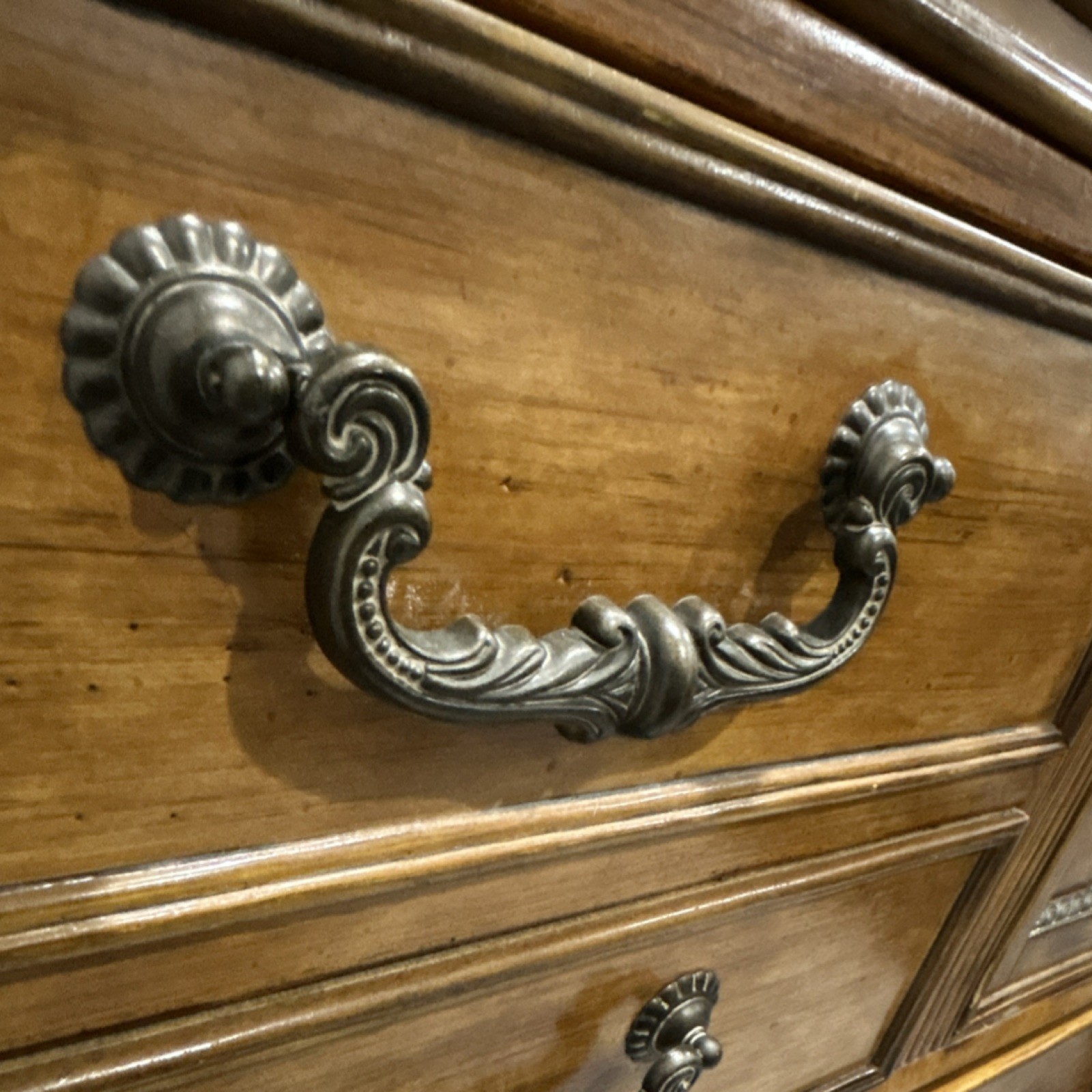 Michael Amini 52000. Drawer Pull Handle, Silver-Tone Metal Decorative Hardware Michael Amini 52000. Drawer Pull Handle, Silver-Tone Metal Decorative Hardware
