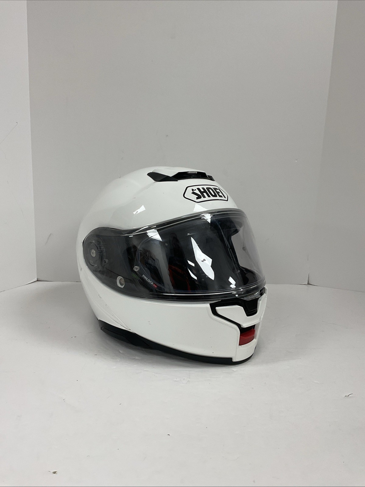 Shoei Neotec 3 Helmet White - Large DAMAGED Shoei Neotec 3 Helmet White - Large DAMAGED