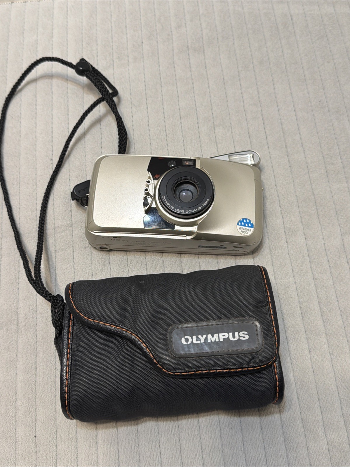 Olympus Infinity Stylus Zoom 70 Quartzdate 35-70mm Film Camera Works READ
