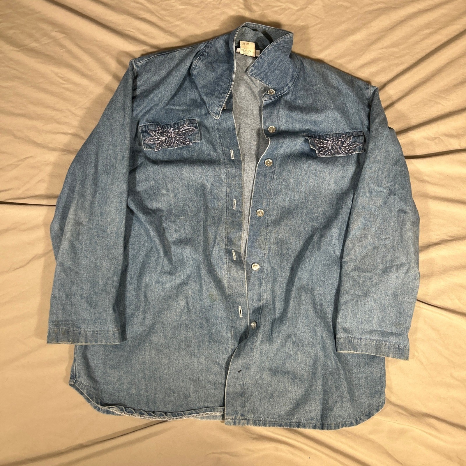 Vintage Saint Germain Paris Denim Shirt Butterfly Embroidered Blue Large USA Vintage Saint Germain Paris Denim Shirt Butterfly Embroidered Blue Large USA