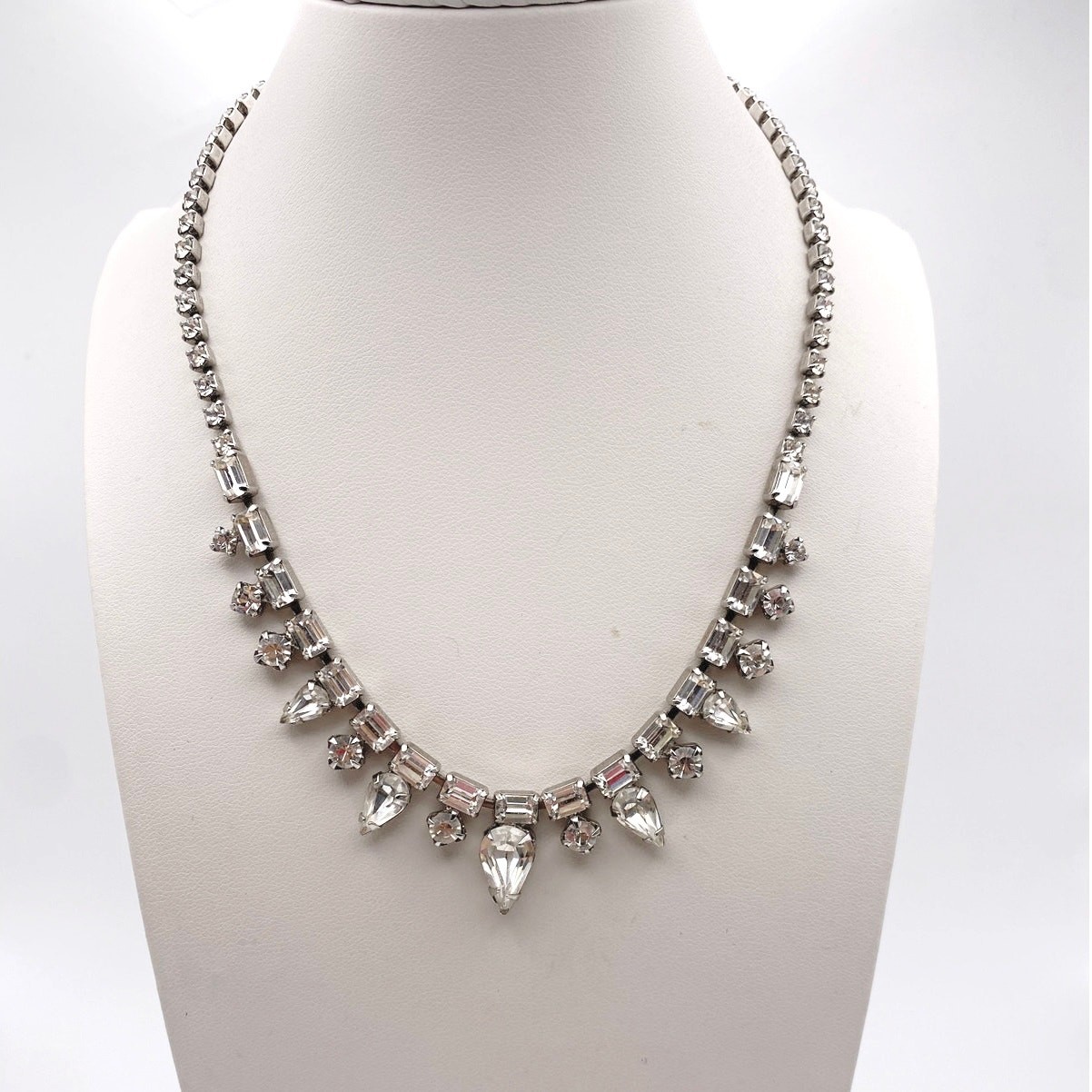 Weiss Signed Vintage Silver Tone Necklace with Rhinestones 15”