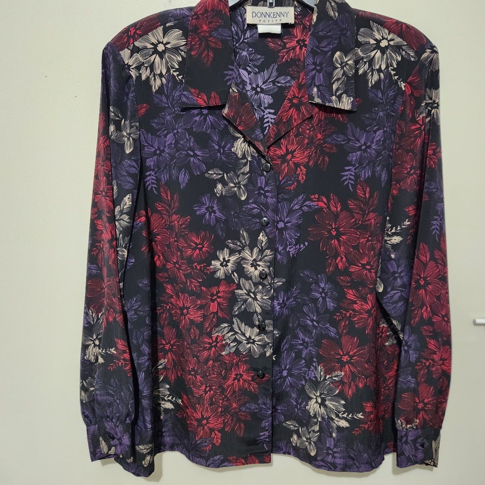 Donnkenny blouses Size Medium Petite Lightweight Long sleeve Front Buttons Donnkenny blouses Size Medium Petite Lightweight Long sleeve Front Buttons