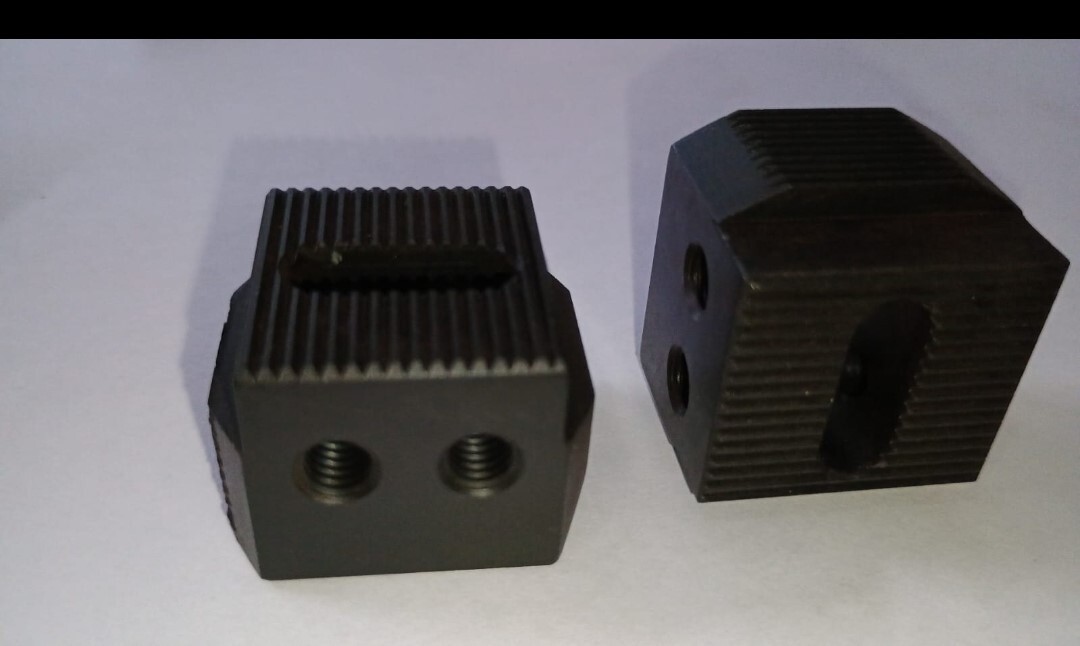 Turner Heavy Duty Bar Puller - Spare Set of Serrated Grippers