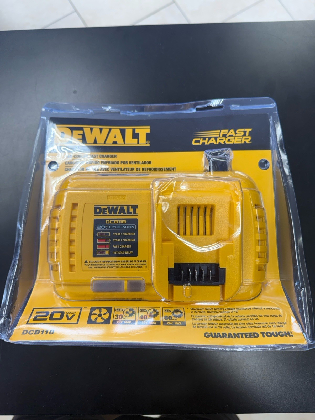 DEWALT N408120 20V/60V Volt MAX Lithium-Ion FLEXVOLT Fan-Cooled Fast Charger NEW