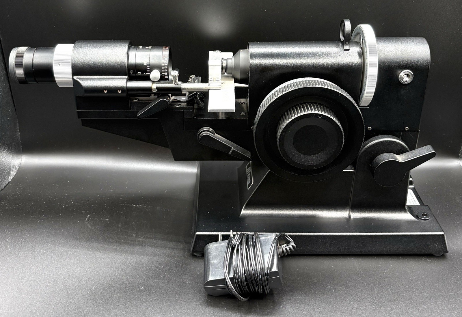 MARCO LM-101 MANUAL COMPACT LENSMETER W/ POWER SUPPLY