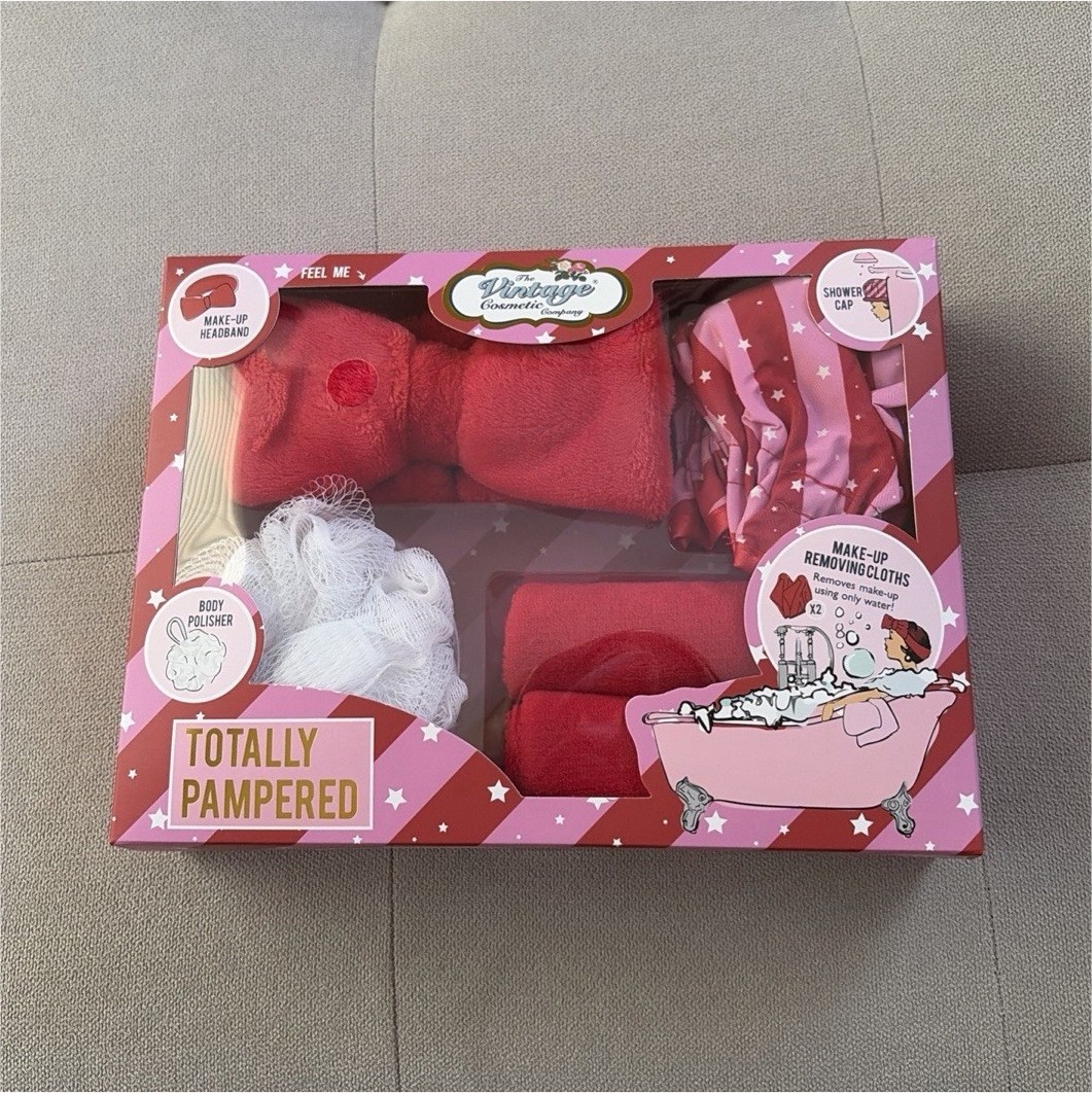 Vintage Cosmetic Company Totally Pampered Bath Set Pink Stars Headband Cap