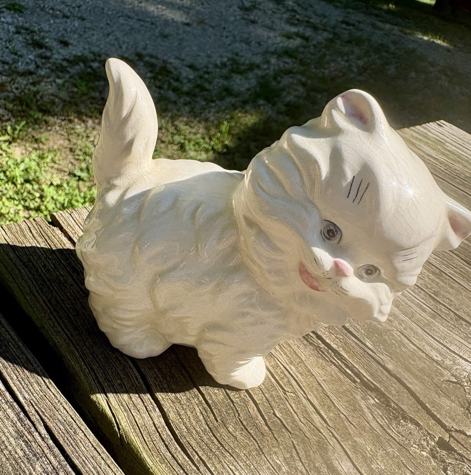 Vintage Ceramic Persian Cat Kitty Figurine Blue Eyes Cute Smiling Paw Up Vintage Ceramic Persian Cat Kitty Figurine Blue Eyes Cute Smiling Paw Up