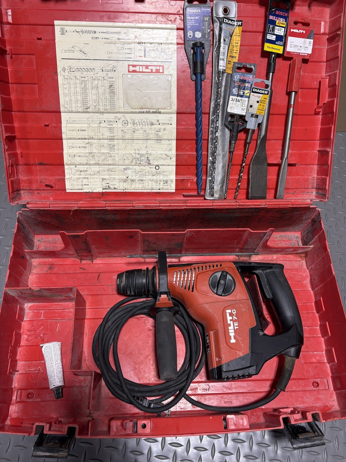 Hilti TE7-C Rotary Hammer Drill TE 7-C 01 115 Vac. 6.3 Amp with case Hilti TE7-C Rotary Hammer Drill TE 7-C 01 115 Vac. 6.3 Amp with case