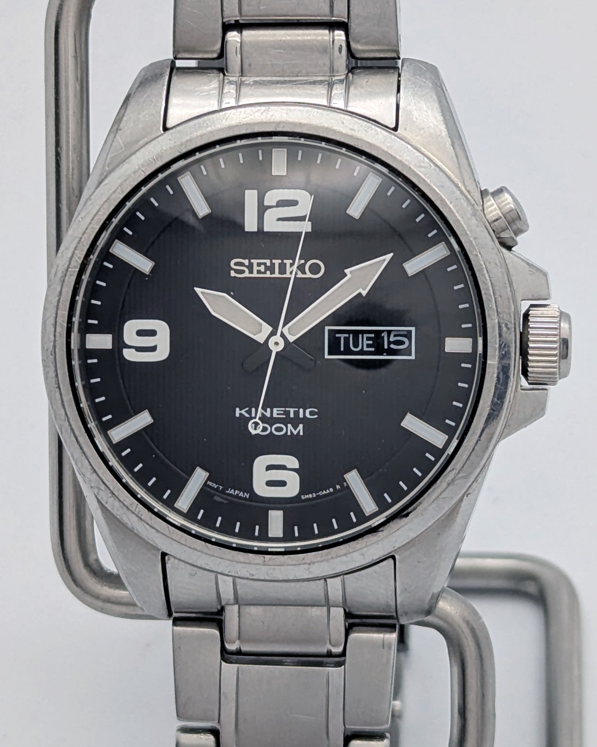 Seiko Kinetic SMY137P1 5M83-0AA0 Black Dial Day Date | New Capacitor Crystal Box