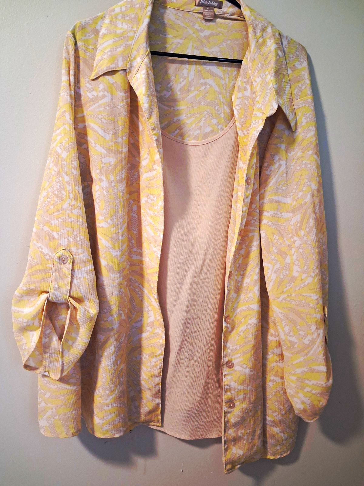 White Stag Women 4X Plus Yellow/White Floral Button-Down Blouse 3/4 Sleeve White Stag Women 4X Plus Yellow/White Floral Button-Down Blouse 3/4 Sleeve