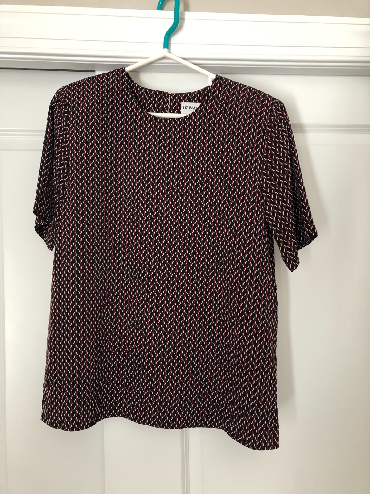Business Career Blouse Herringbone Geometric Design by Liz Baker Size M EUC Business Career Blouse Herringbone Geometric Design by Liz Baker Size M EUC