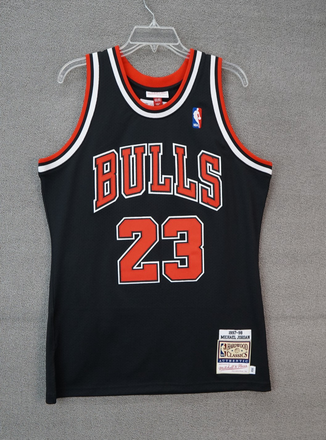 Mitchell & Ness Authentic Michael Jordan Chicago Bulls 1997-98 NBA Jersey 44 M