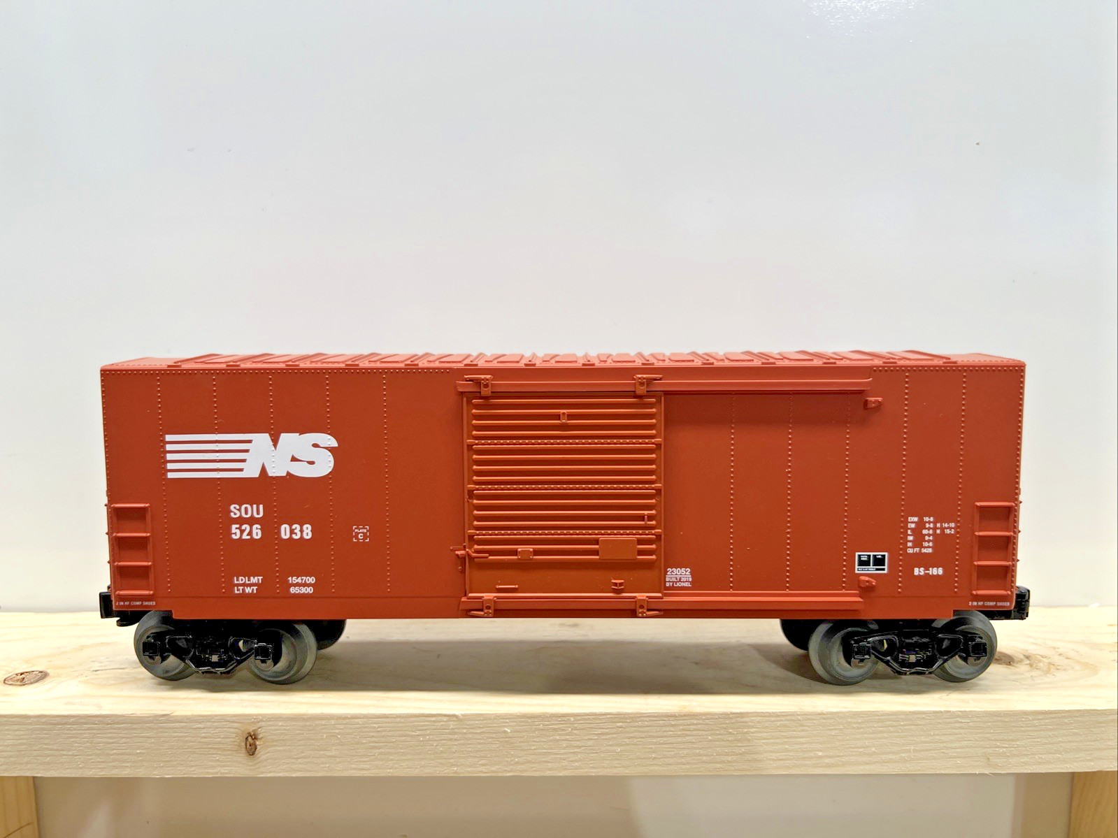 Lionel 6-23052 O Scale Norfolk Southern Smooth Sided Hi-Cube Boxcar