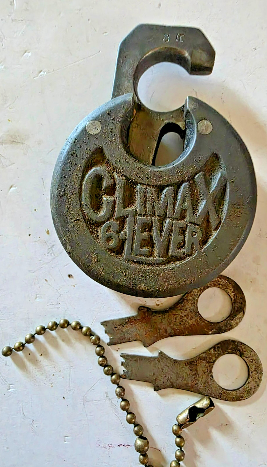 Antique/vintage CLIMAX 6 lever push key pancake padlock w/keys. HT#469 Antique/vintage CLIMAX 6 lever push key pancake padlock w/keys. HT#469