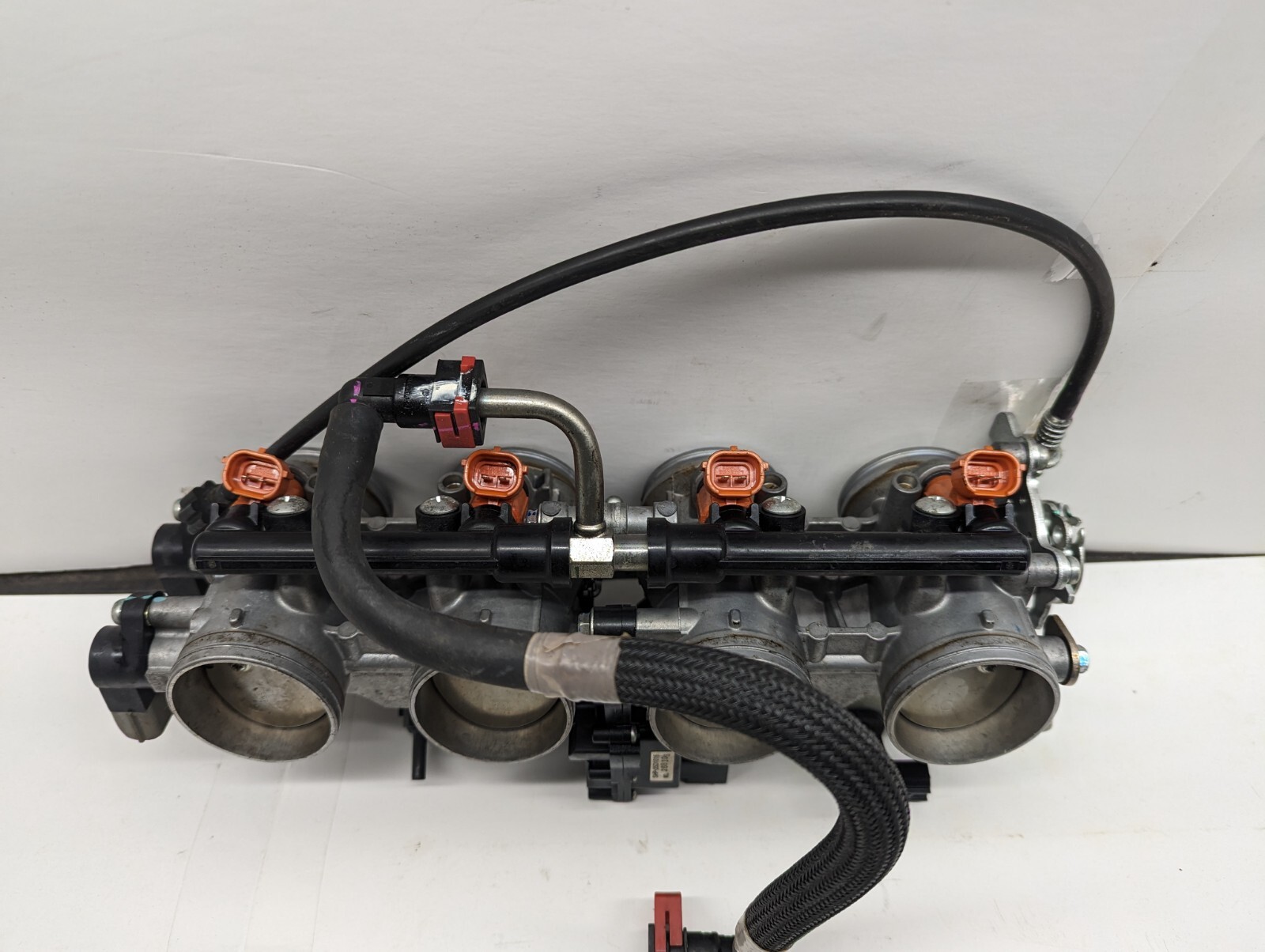 2011-2015 Kawasaki Ninja 636 Zx636 Throttle Body Set OEM 2011-2015 2011-2015 Kawasaki Ninja 636 Zx636 Throttle Body Set OEM 2011-2015