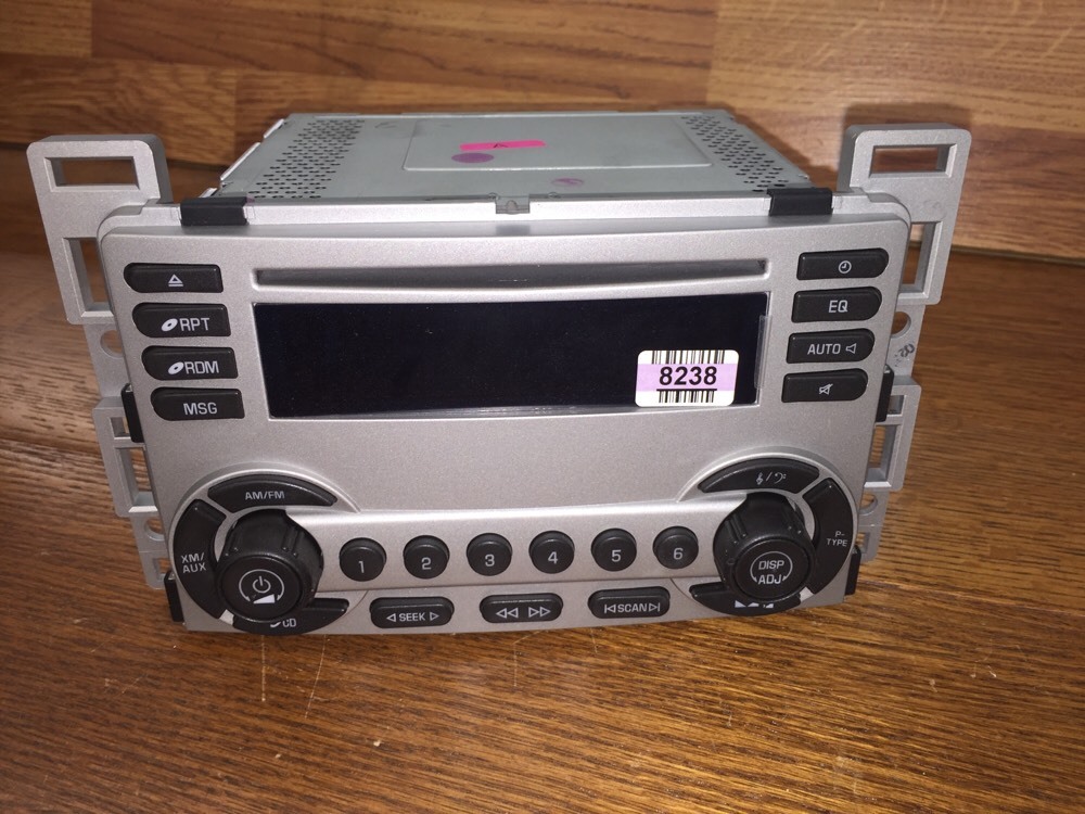 NEW 2005-2006 Chevy Equinox Cd Radio ~Unlocked~ Plug & Play  Silver 05-06 OEM