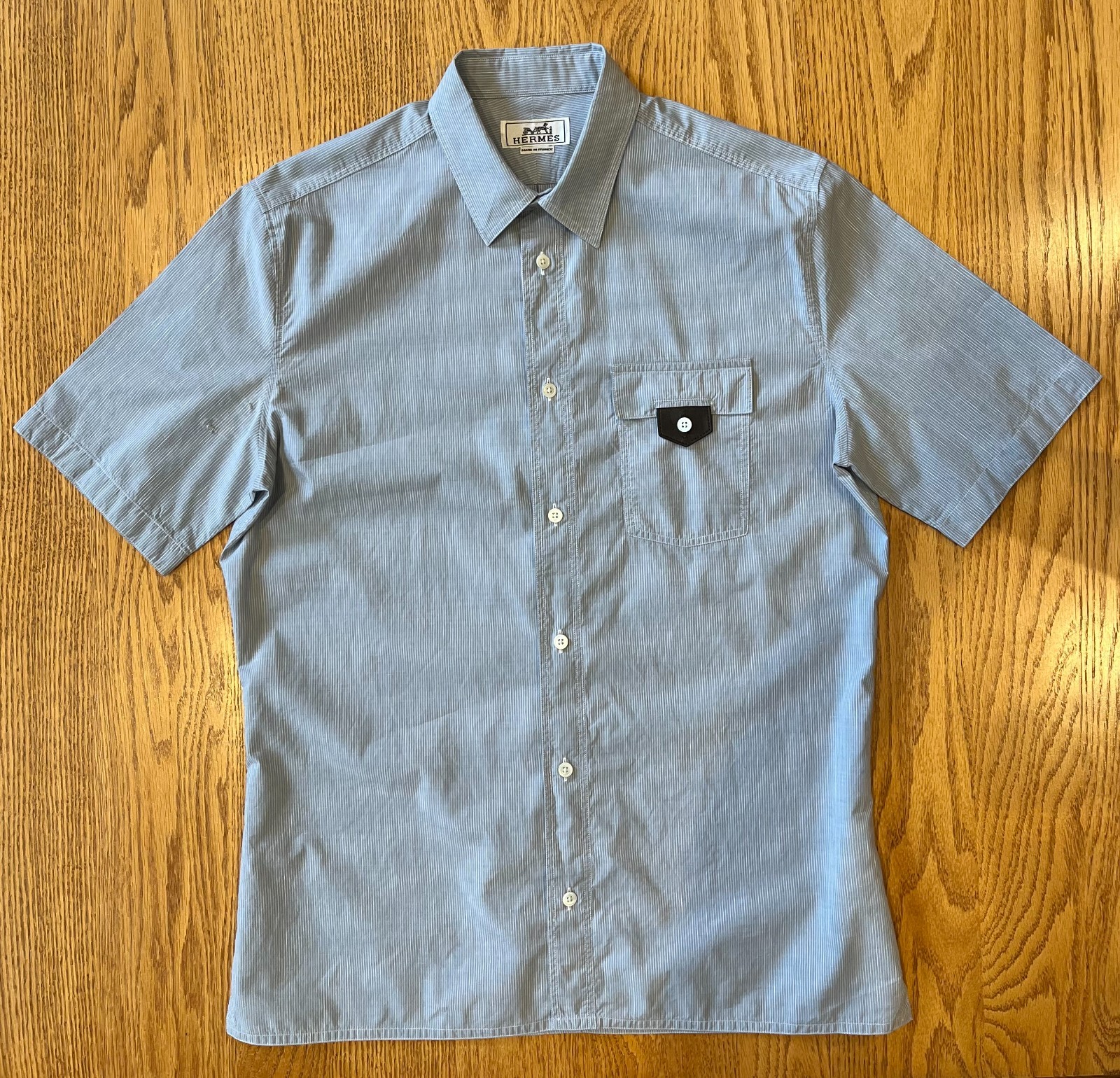 Hermes Mens Shirt Leather Detail Blue Gray Pinstripe 40 Short Sleeve Hermes Mens Shirt Leather Detail Blue Gray Pinstripe 40 Short Sleeve