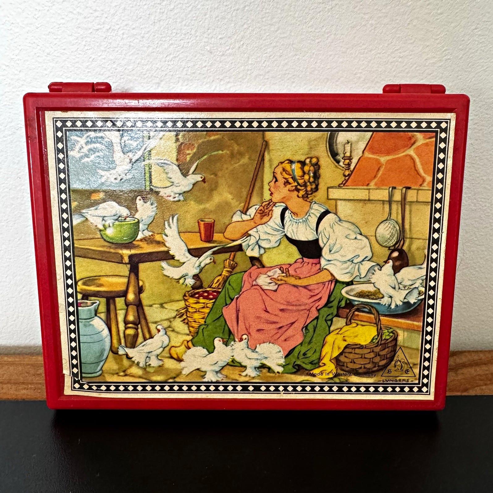 Lungers-Hausen Vintage Wooden Block Picture Puzzle Red Case Fairytales W Germany