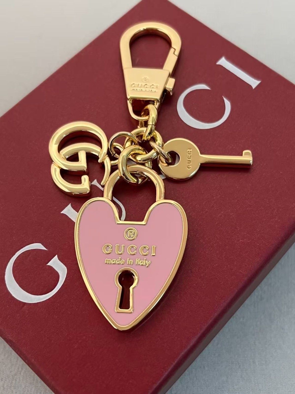 GUCCI Charm Heart Lock & Key Keychain Gift Key Chain with Brand Manual New Box GUCCI Charm Heart Lock & Key Keychain Gift Key Chain with Brand Manual New Box