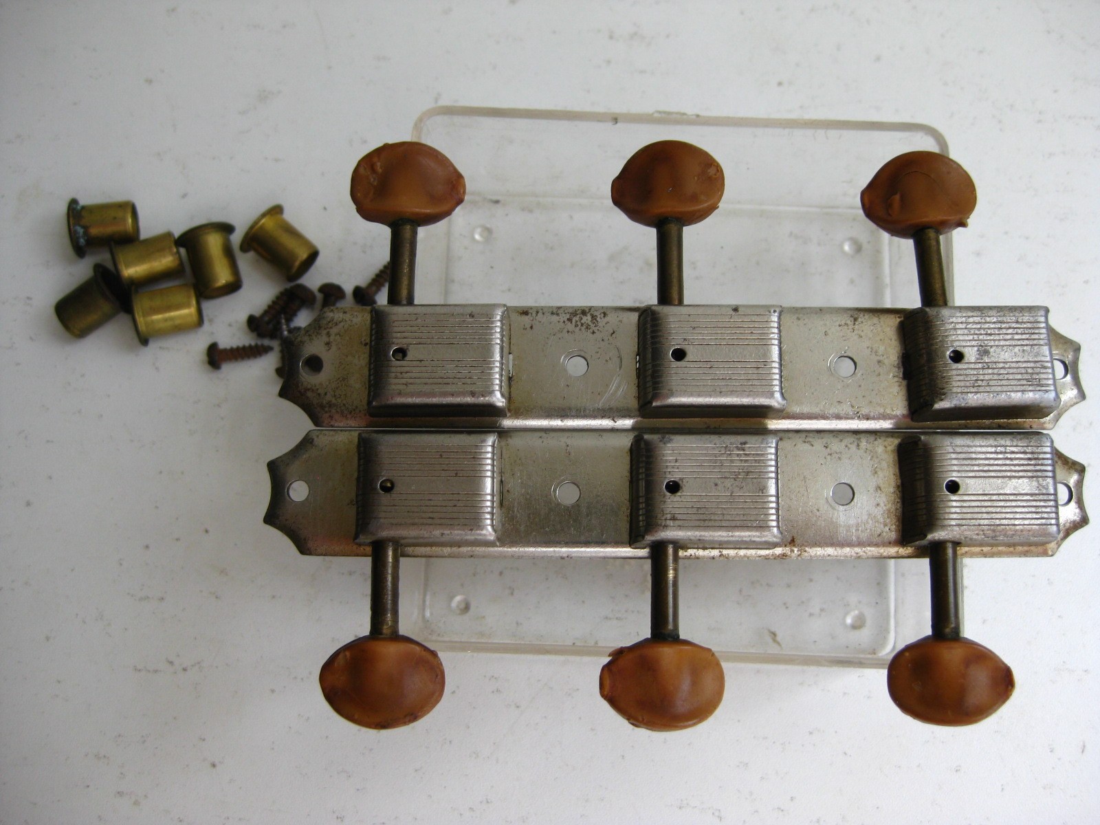 Vintage Late 40\'s Gibson J-45 Guitar Kluson Tuners for Project Upgrade Vintage Late 40\'s Gibson J-45 Guitar Kluson Tuners for Project Upgrade