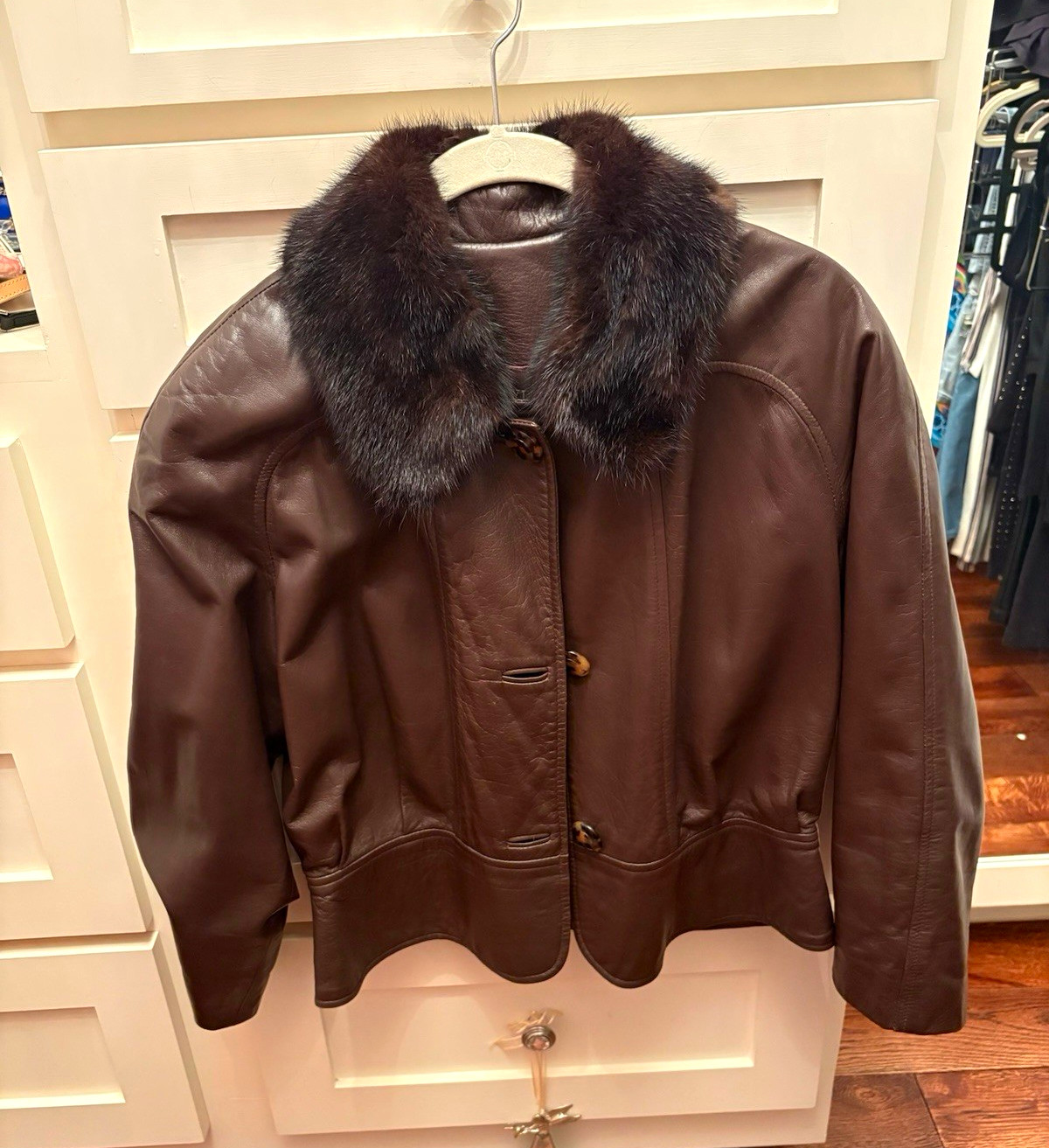 Vintage Vericci Sakowitz Brown Leather Jacket Genuine Muskrat Fur Collar M USA