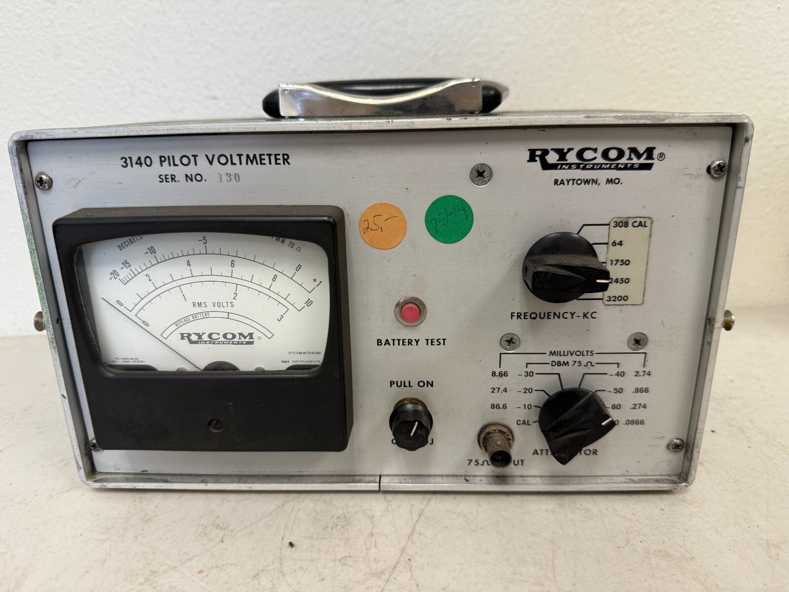VINTAGE  Rycom Instruments 3140 pilot Voltmeter