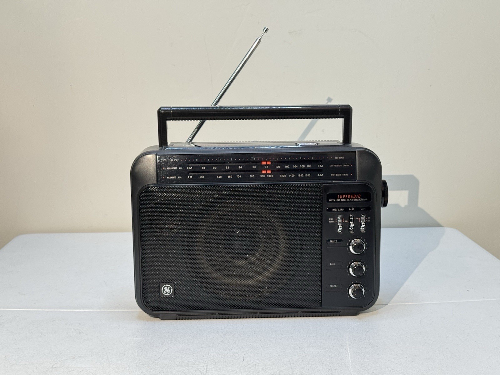 Vintage GE SUPERADIO 7-2887A Long-Range AM/FM Super Radio Tested