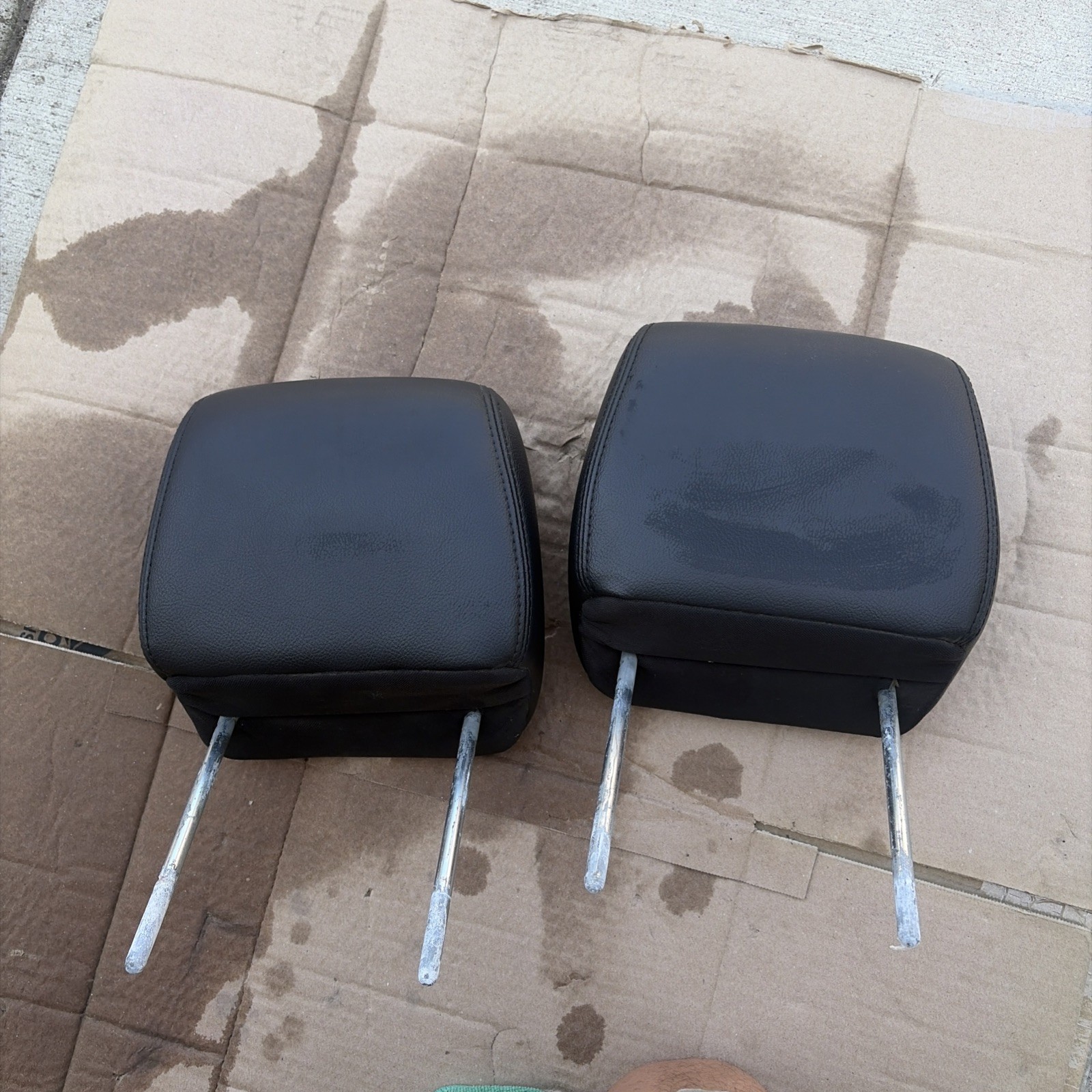 11-17 JEEP WRANGLER JK SET OF 2 FRONT LEFT & RIGHT SEAT LEATHER HEADREST OEM