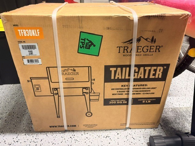 Traeger Tailgater Series TFB30KLF Pellet Grill, 19,000 Btu, 300 sq-in SURFACE