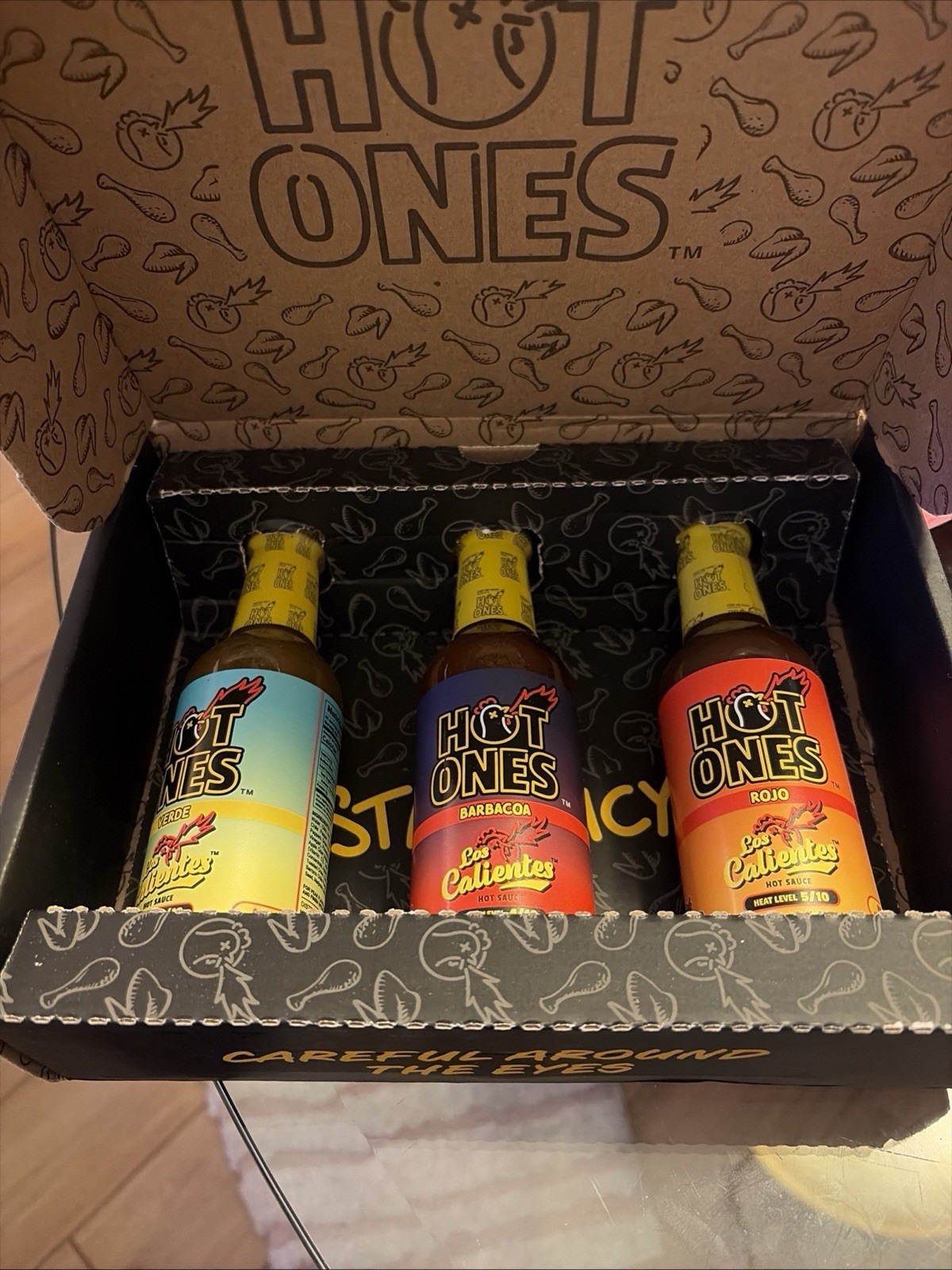 Hot Ones Los Calientes 2.0 Hot Sauce Set 3-Pack Barbacoa Verde Rojo 5 fl oz Hot Ones Los Calientes 2.0 Hot Sauce Set 3-Pack Barbacoa Verde Rojo 5 fl oz