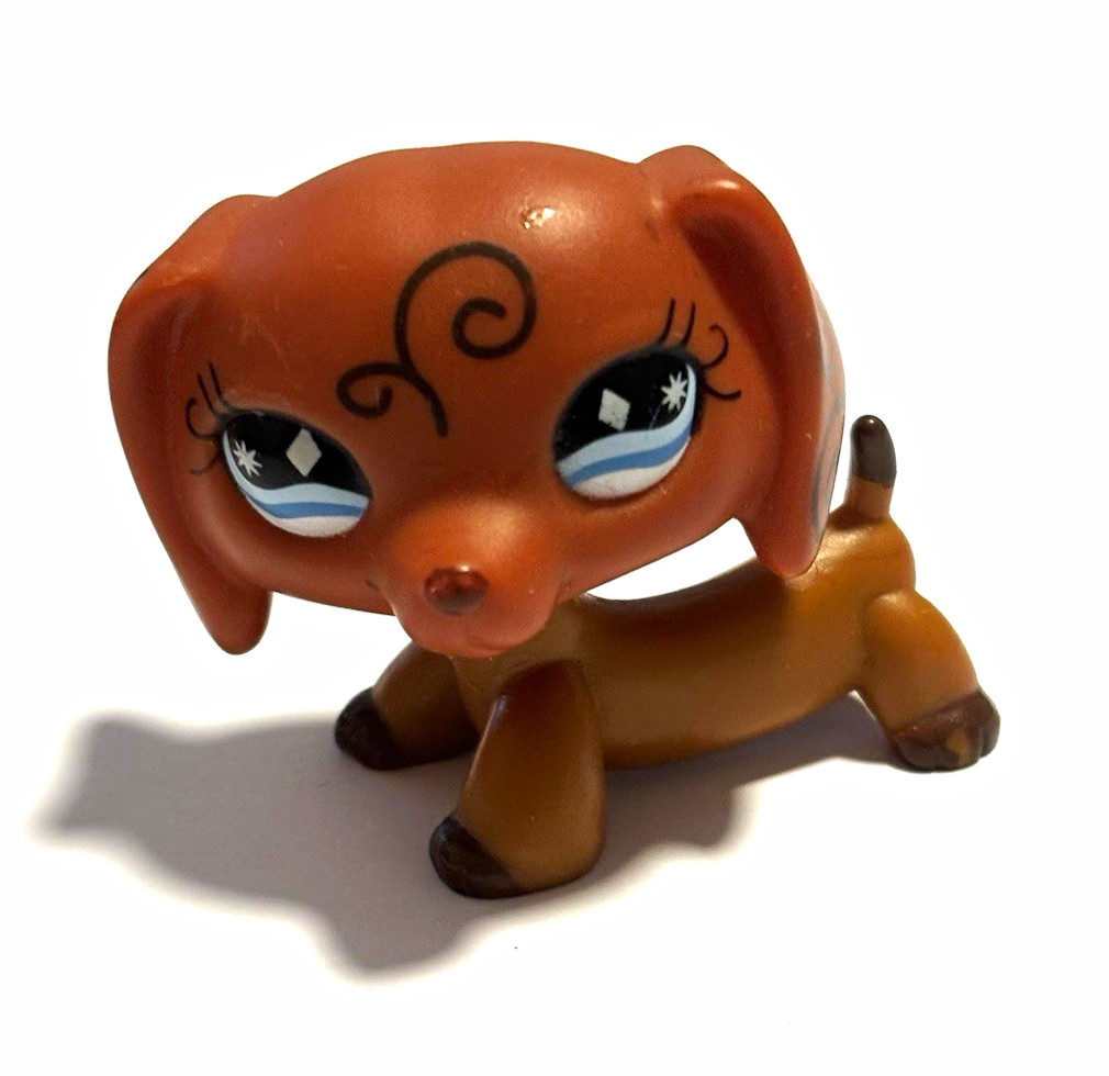 Littlest Pet Shop Brown Dachshund Dog Figure #640 Vintage 2005 Littlest Pet Shop Brown Dachshund Dog Figure #640 Vintage 2005