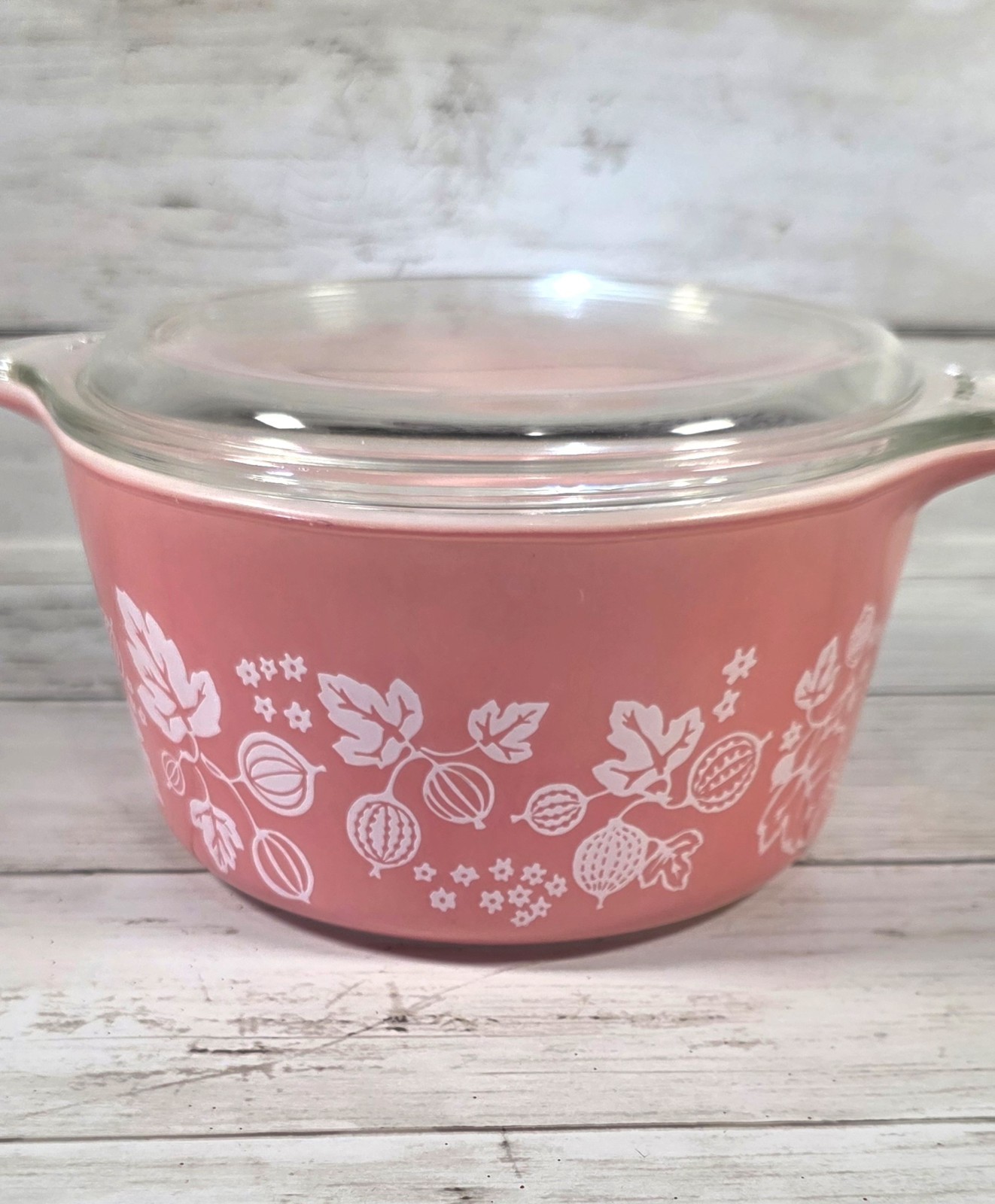 Vintage Pyrex #473 1 QT Pink/White Gooseberry Glass Round Casserole Dish w/ Lid Vintage Pyrex #473 1 QT Pink/White Gooseberry Glass Round Casserole Dish w/ Lid