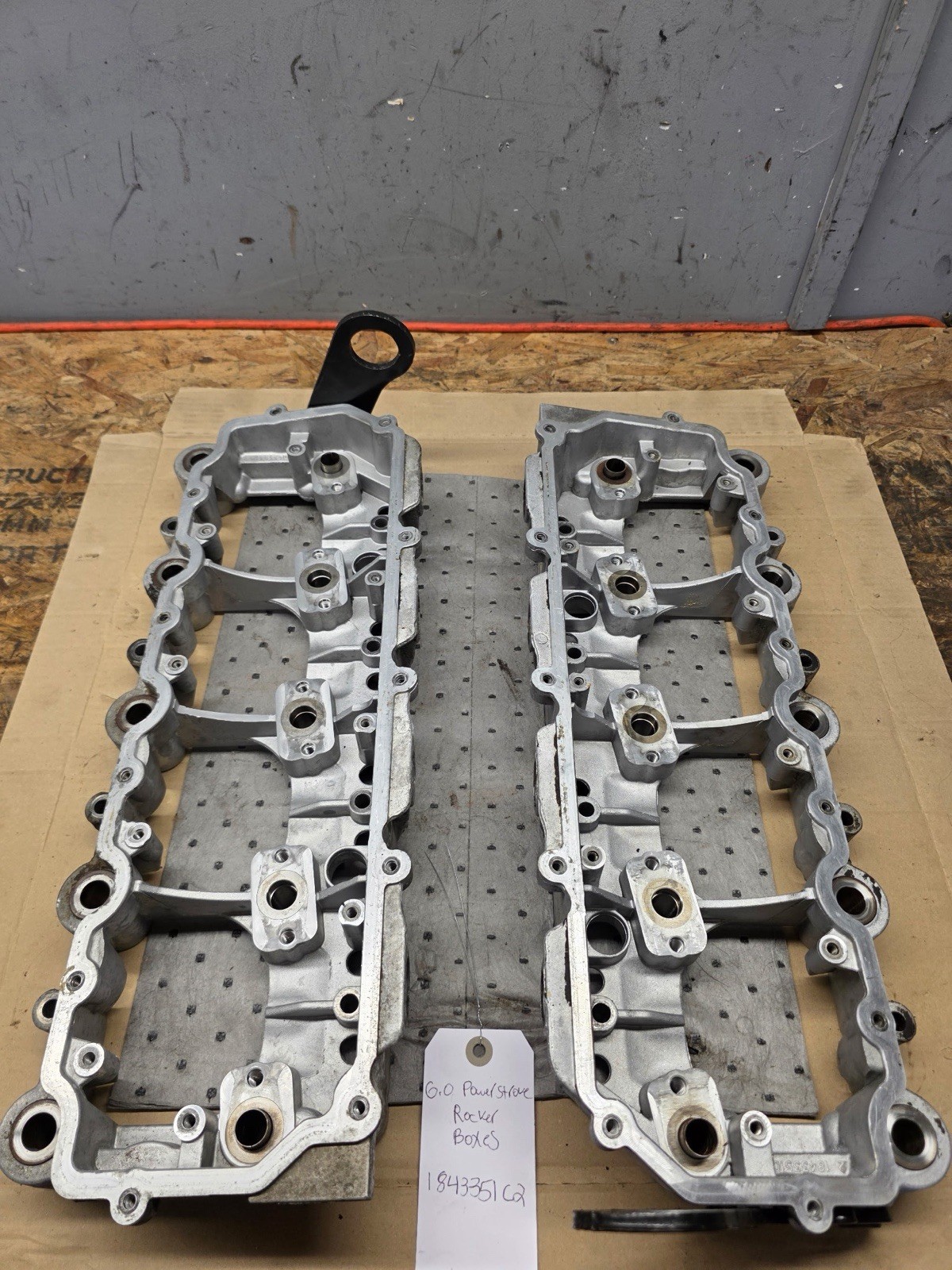 6.0L Ford Powerstroke Diesel 1843351C2 Cylinder Head Rocker Box Unit Factory OE