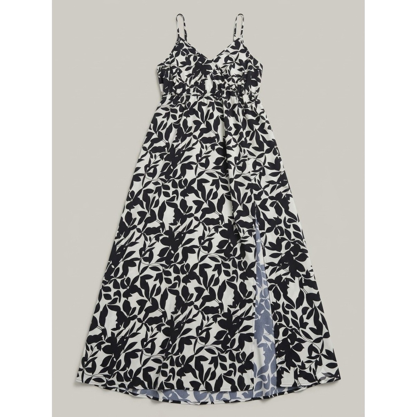 SHEIN Black & White Leaf-Print Maxi Dress with Spaghetti Straps SHEIN Black & White Leaf-Print Maxi Dress with Spaghetti Straps