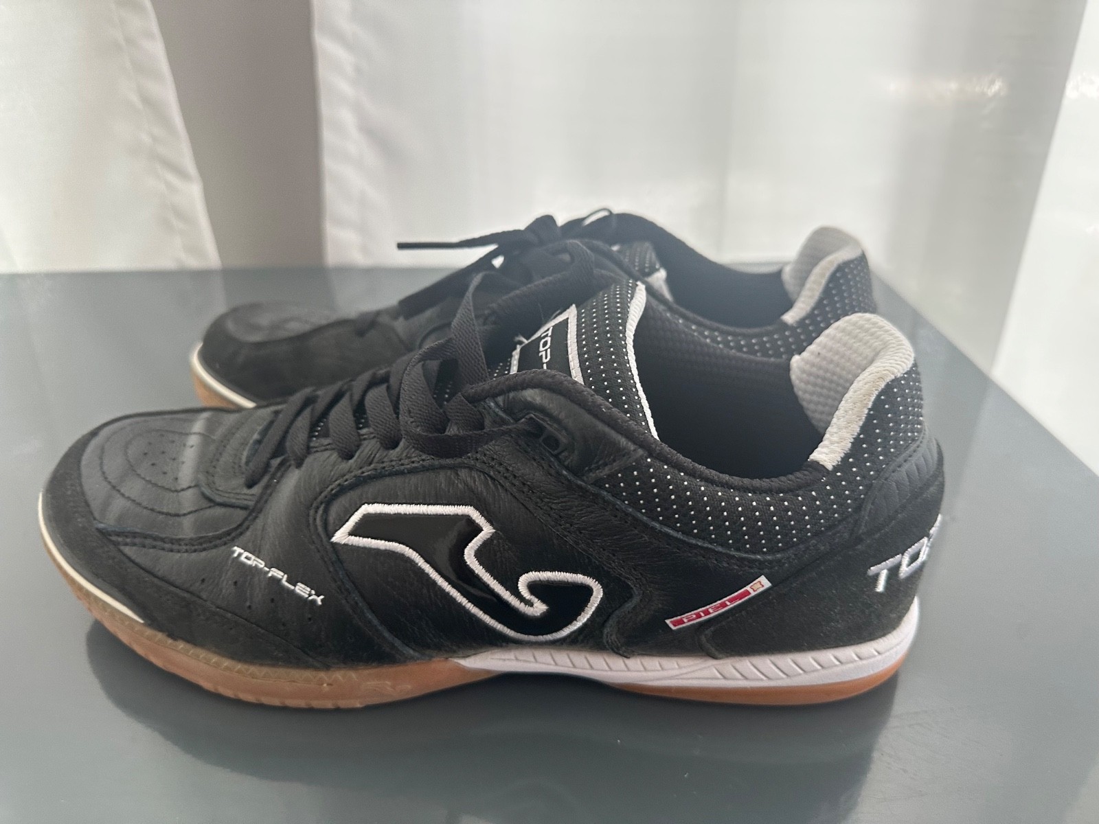 Joma Top Flex 301/2121 Black-White size 8.5 US Joma Top Flex 301/2121 Black-White size 8.5 US
