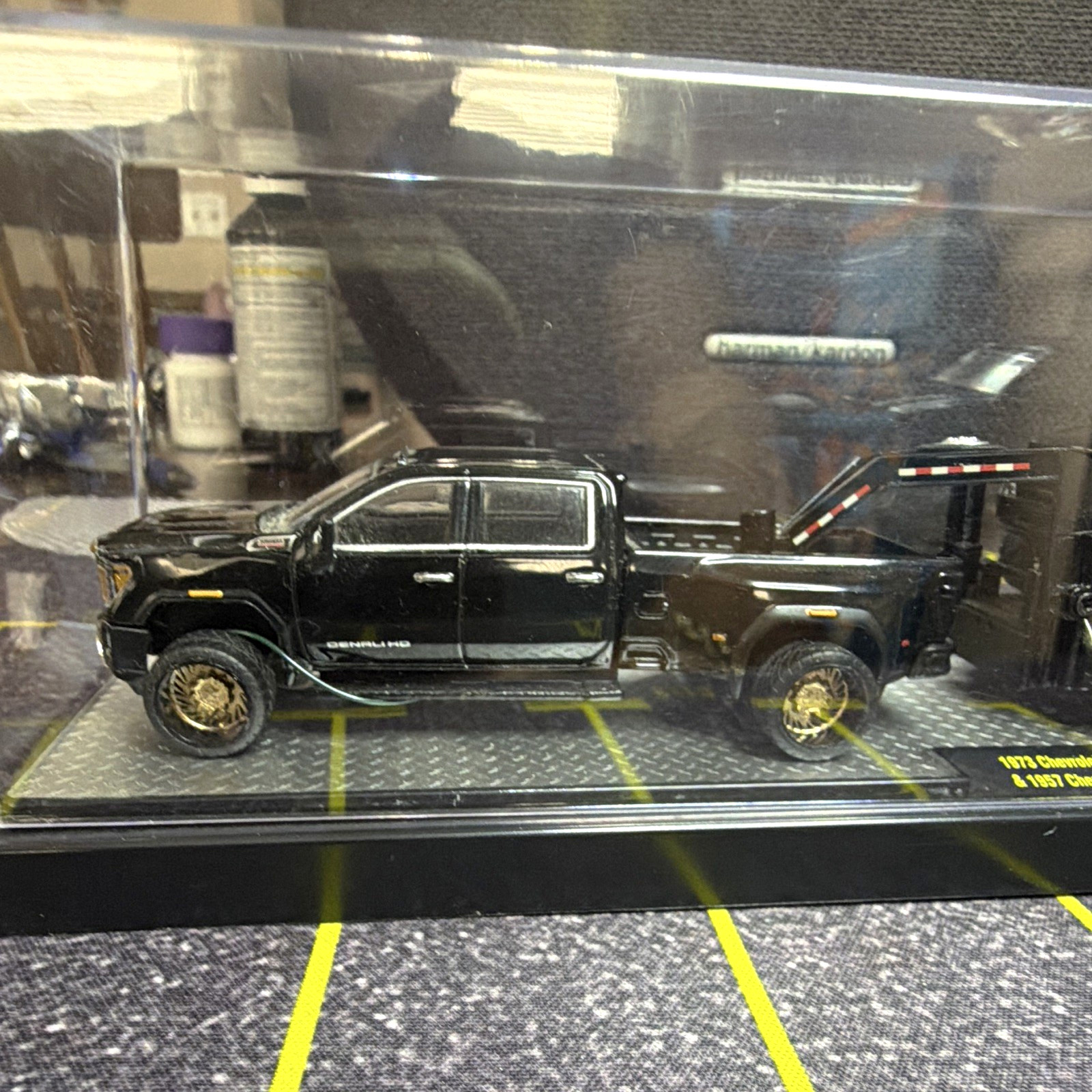 Greenlight Hitch & Tow 1:64 2017 Ford F-350 Super Duty Black Diecast w/ Case Greenlight Hitch & Tow 1:64 2017 Ford F-350 Super Duty Black Diecast w/ Case
