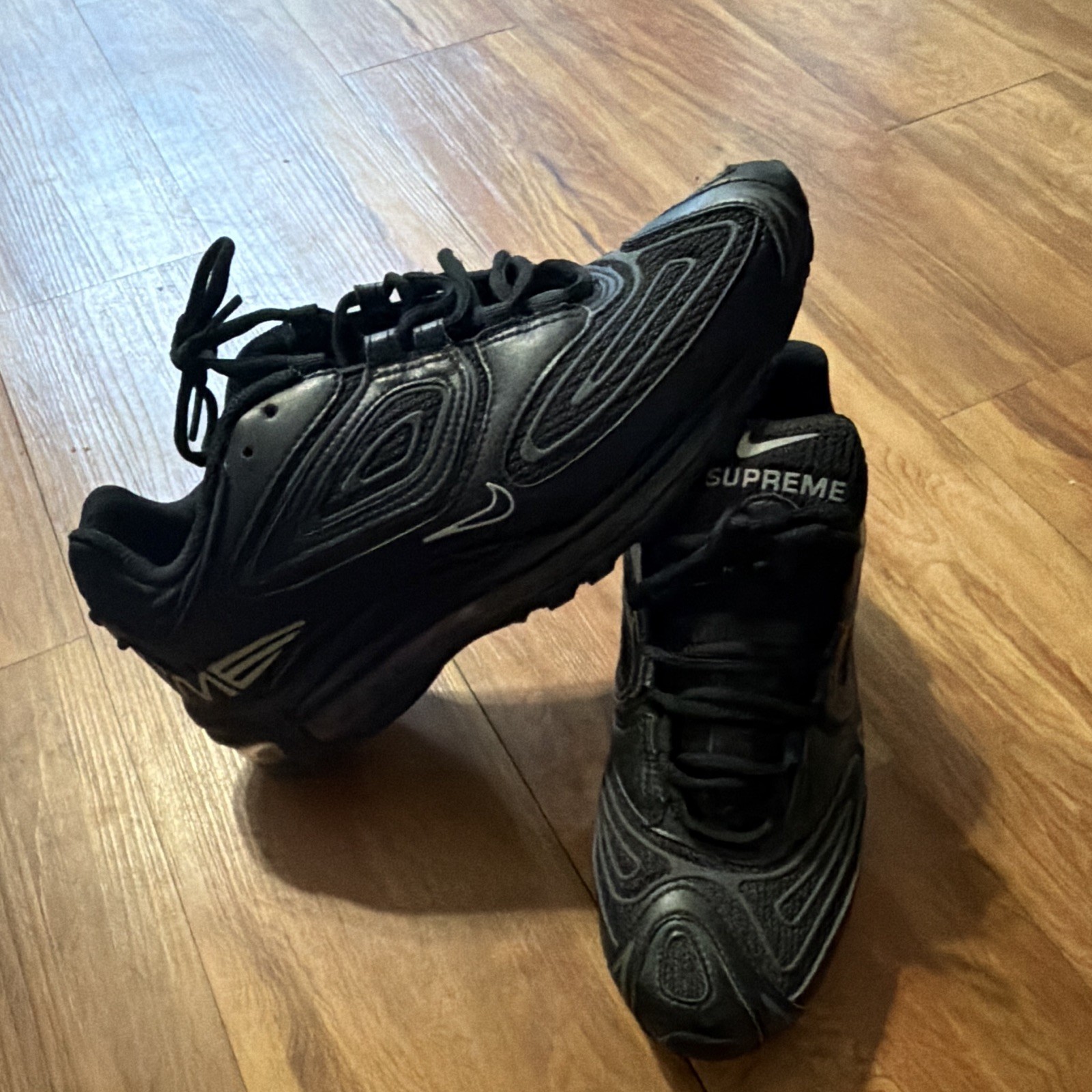 Nike Air x Supreme Black Low Top Lace-Up Cushioned Men’s Sneakers Nike Air x Supreme Black Low Top Lace-Up Cushioned Men’s Sneakers