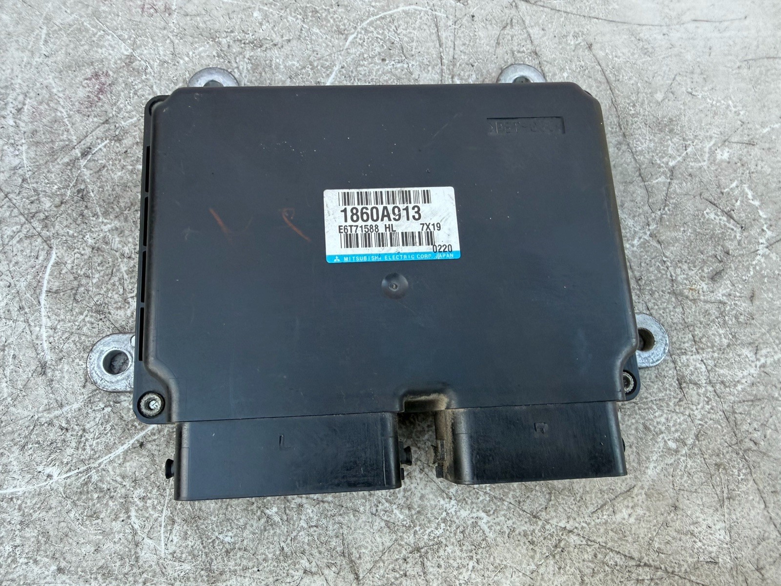 OEM 07/07-10/15 MITSUBISHI LANCER, AUTO, PETROL, ENGINE ECU, 1860A913 OEM 07/07-10/15 MITSUBISHI LANCER, AUTO, PETROL, ENGINE ECU, 1860A913
