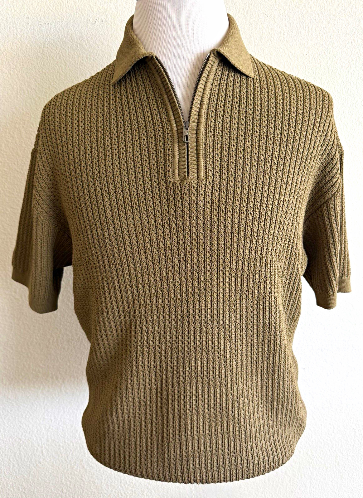 Giorgio Armani Beige Knit 1/4 Zip Collared Short Sleeve Sweater Size 52 Giorgio Armani Beige Knit 1/4 Zip Collared Short Sleeve Sweater Size 52