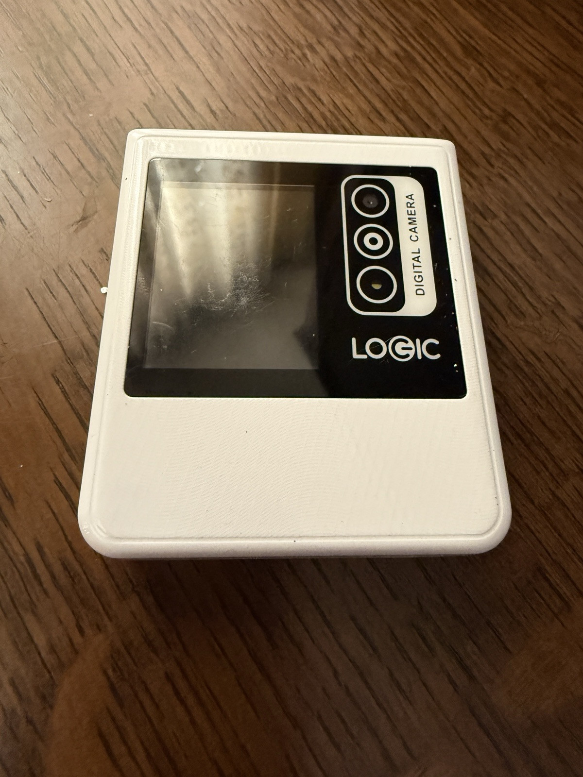 Logic Z1L 4G Flip Phone Logic Z1L 4G Flip Phone