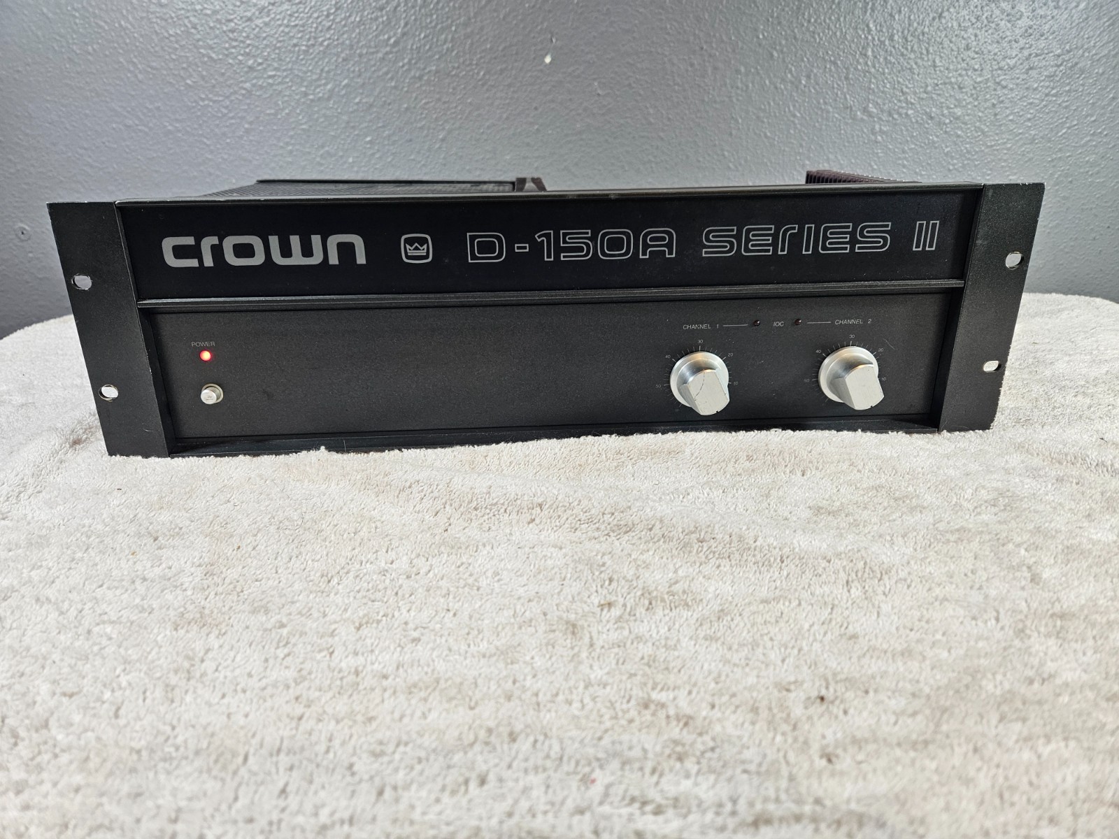 Crown D-150A Series II Power Amplifier