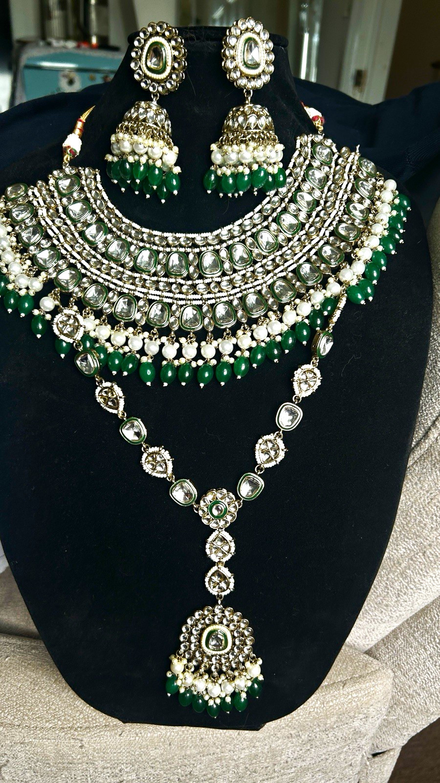 BRAND NEW Premium Indian Bridal Jewelry Set – Grand Kundan & Emerald Green BRAND NEW Premium Indian Bridal Jewelry Set – Grand Kundan & Emerald Green